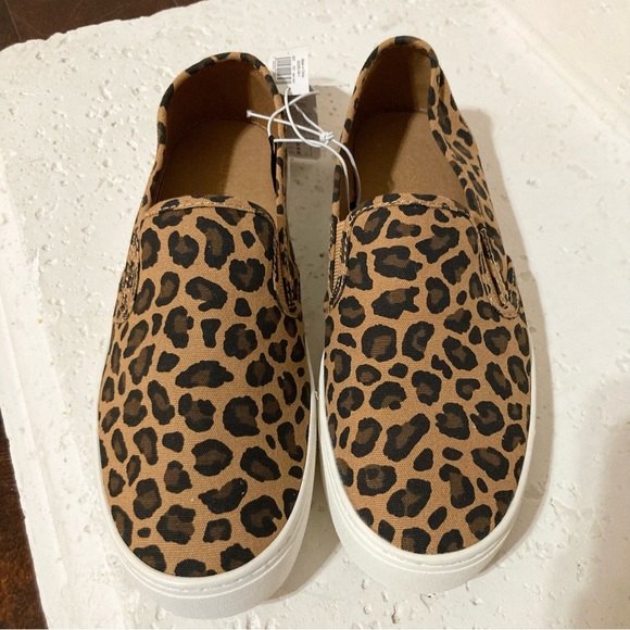 Old Navy Shoes - NWT Leopard Print Sneakers Animal Print Size 7